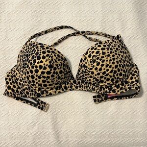 Victorias Secret bikini top. 32D adjustable straps
